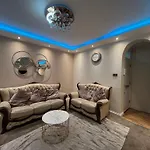Oxford St 2 Bed Apartment Mayfair