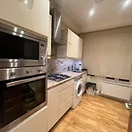 Oxford St 2 Bed Apartment Mayfair
